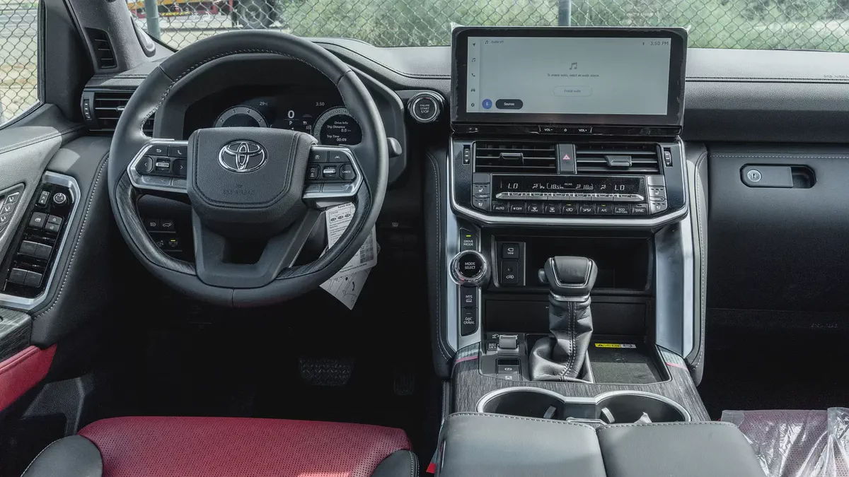 2026 Toyota Land Cruiser VXR 3.5L Twin-Turbo AT Petrol (Black-Red) Omani-13-13