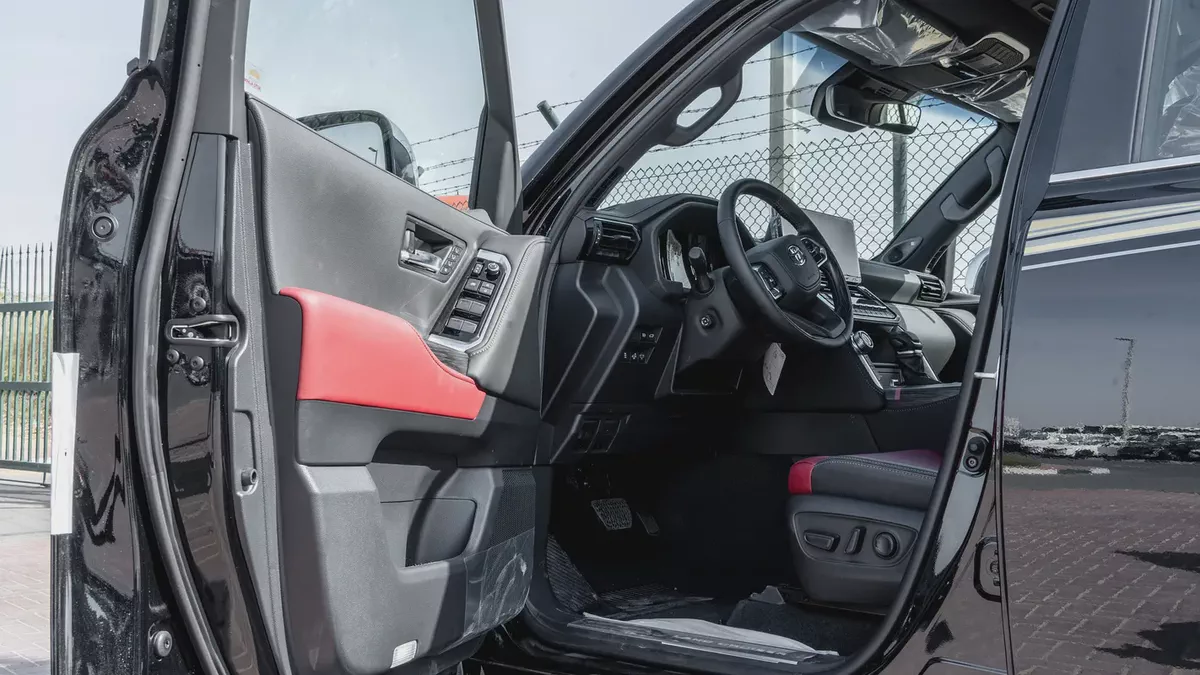 2026 Toyota Land Cruiser VXR 3.5L Twin-Turbo AT Petrol (Black-Red) Omani-8-8
