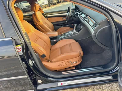 SUPER CLEAN AND POWERFULL V10 Audi S8 4.0 TFSI quattro, JAPAN IMPORTED-9