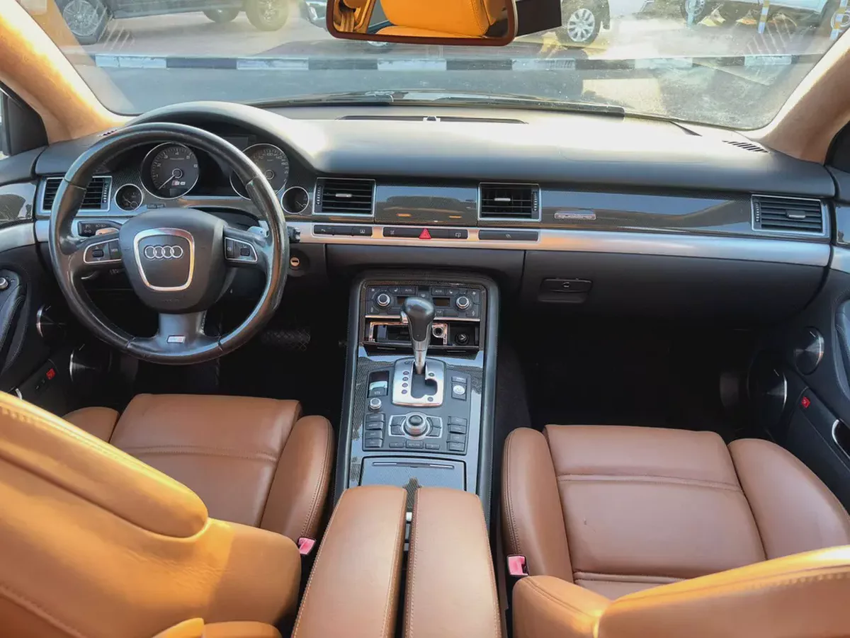 SUPER CLEAN AND POWERFULL V10 Audi S8 4.0 TFSI quattro, JAPAN IMPORTED-11-11