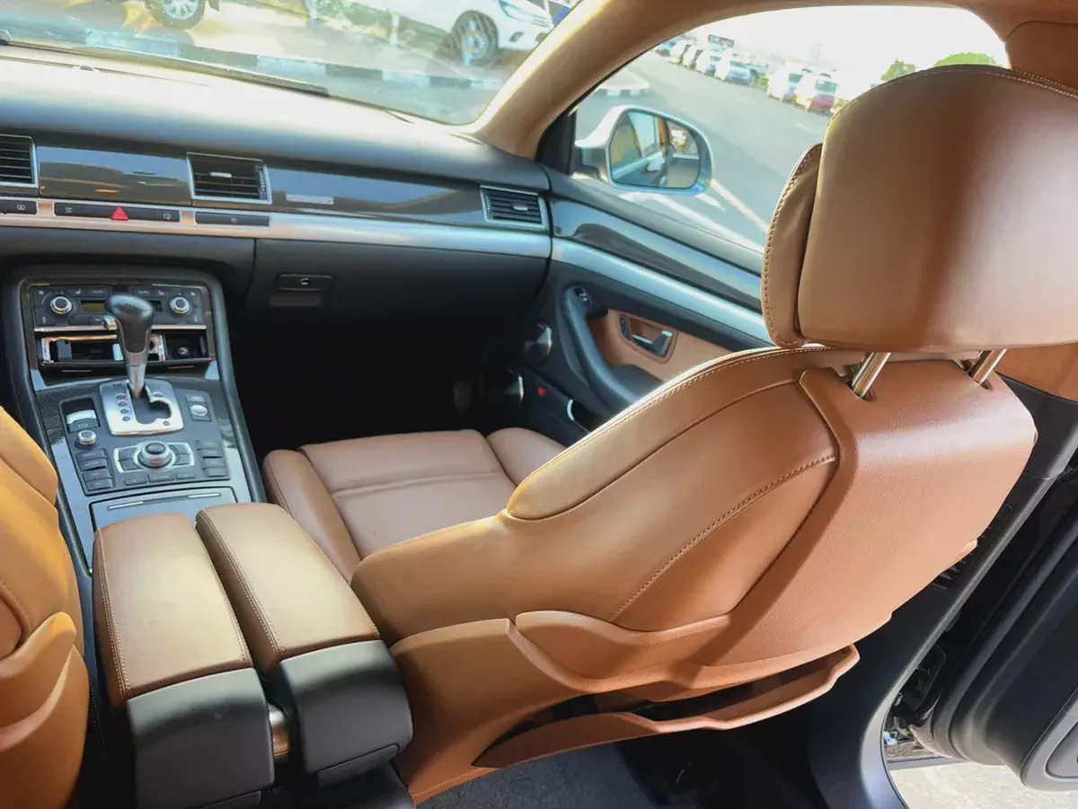 SUPER CLEAN AND POWERFULL V10 Audi S8 4.0 TFSI quattro, JAPAN IMPORTED-12-12