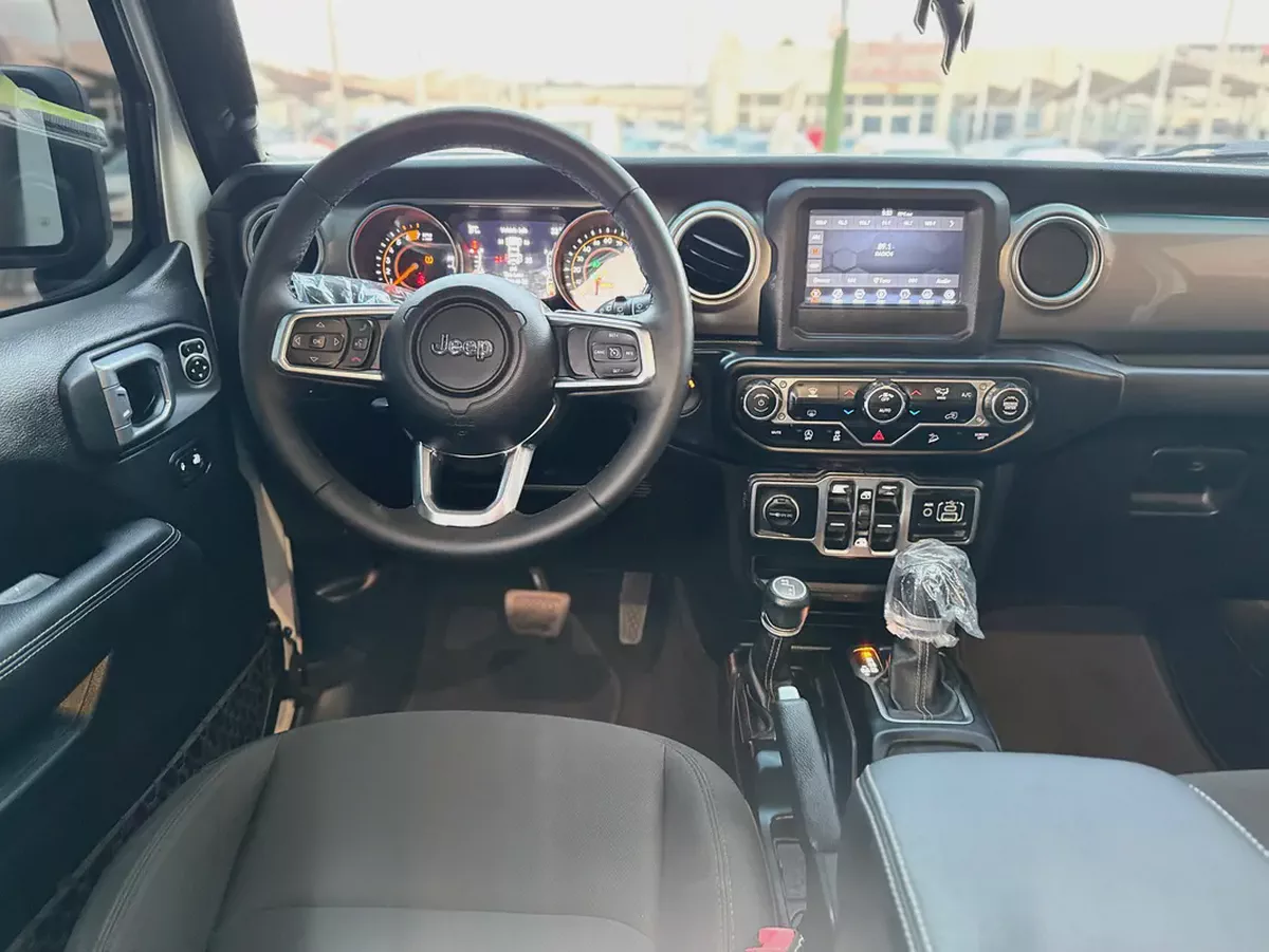 2019 Jeep Wrangler Unlimited Sahara - American Specs-11-11