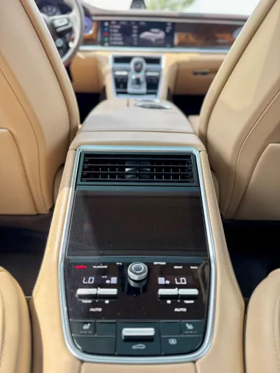 PORSCHE PANAMERA l GCC SPEC l FULL SERVICE HISTORY l UNDER WARRANTY TILL SEPTEMBER 2026 l-8