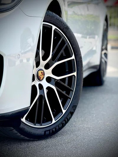PORSCHE PANAMERA l GCC SPEC l FULL SERVICE HISTORY l UNDER WARRANTY TILL SEPTEMBER 2026 l-11
