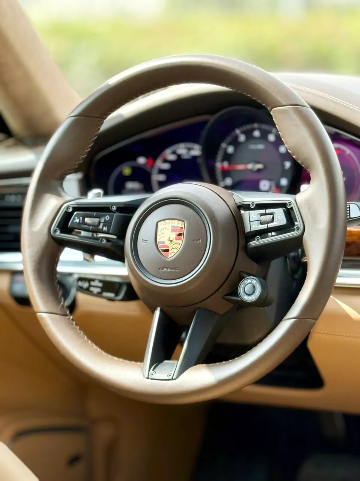 PORSCHE PANAMERA l GCC SPEC l FULL SERVICE HISTORY l UNDER WARRANTY TILL SEPTEMBER 2026 l-14-14