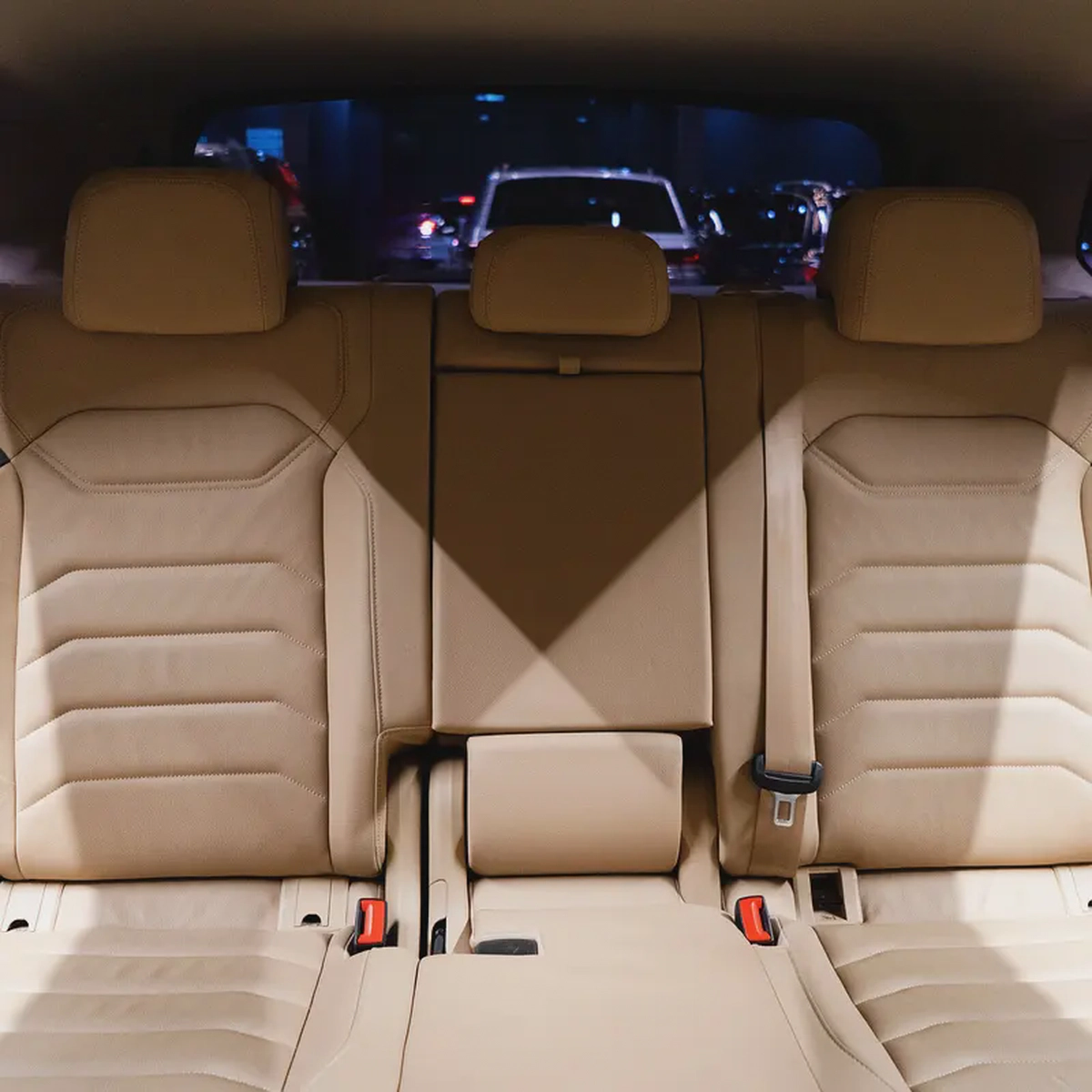 AED 2,203 p.m • 0% Downpayment • Volkswagen Touareg • 1 Year Warranty-14-14