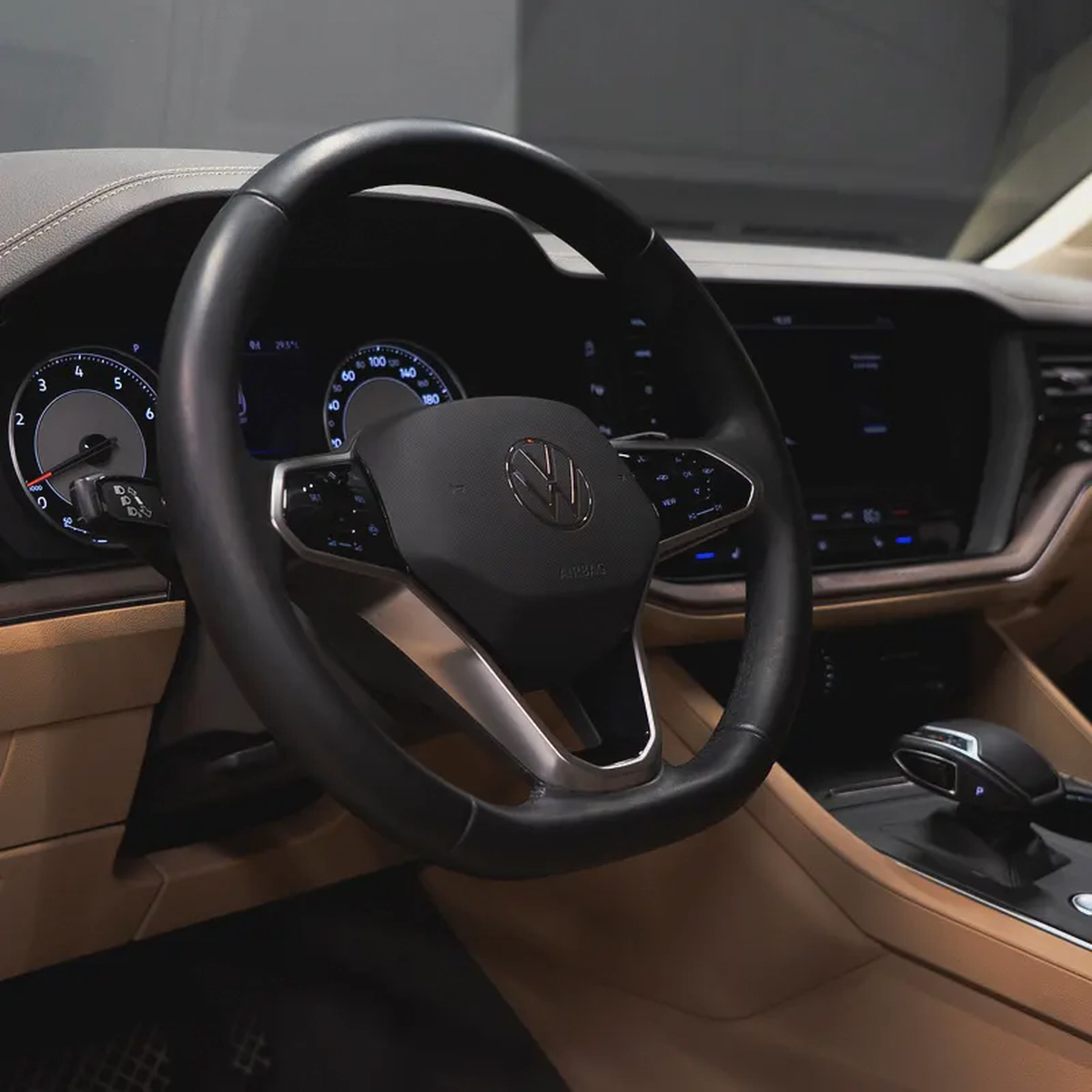 AED 2,203 p.m • 0% Downpayment • Volkswagen Touareg • 1 Year Warranty-7-7