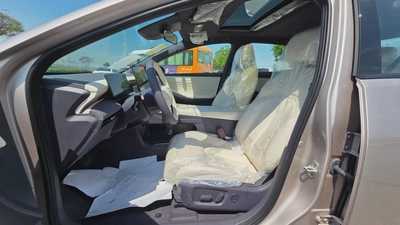 Nissan N6 180 Max (Gold White)-6