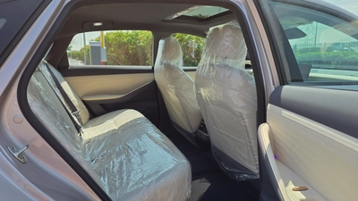 Nissan N6 180 Max (Gold White)-24