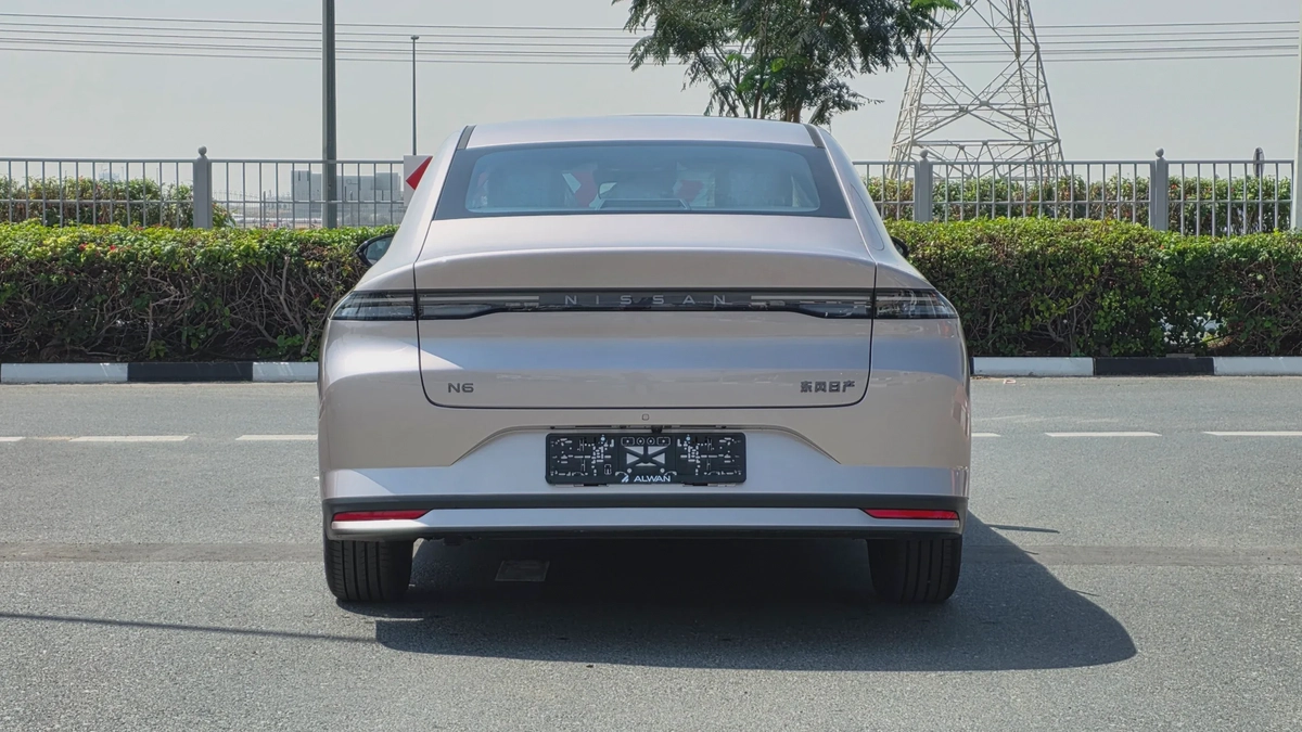 Nissan N6 180 Max (Gold White)-21-21
