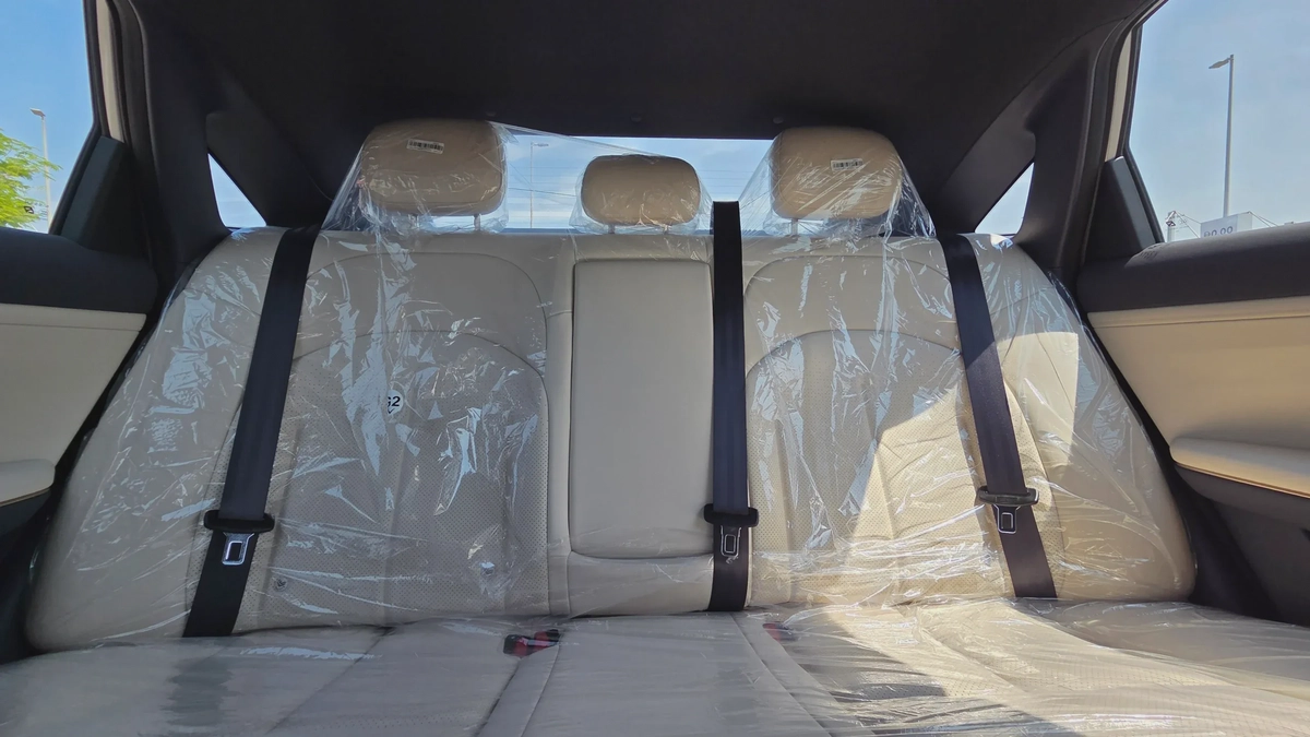 Nissan N6 180 Max (Gold White)-14-14