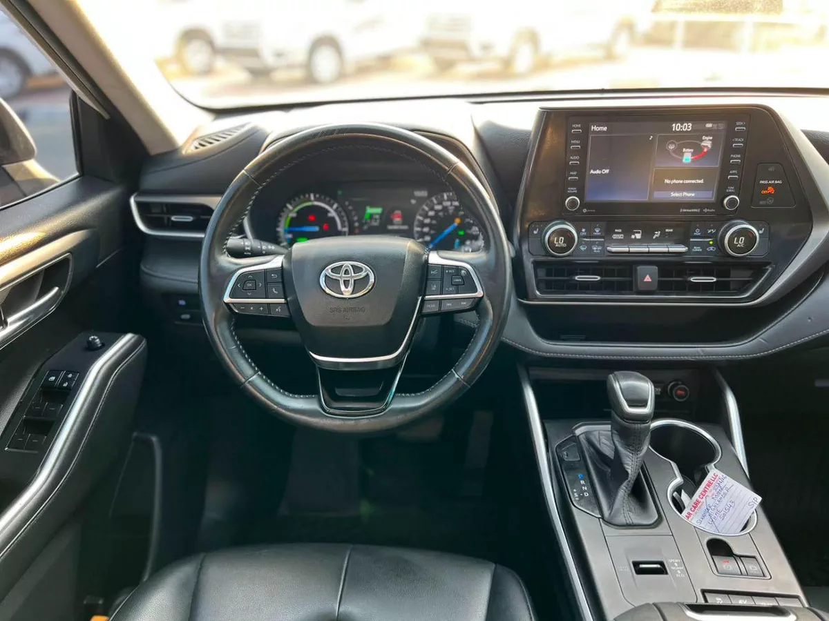Toyota Highlander Xle 2020 Toyota Highlander Hybrid Full Option 2.5L V4 - Sunroof - Leather Seat - Rear Camera & Sensor --12-0
