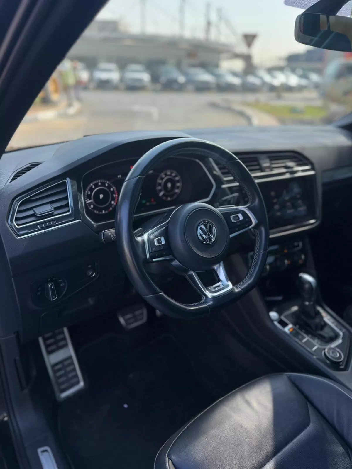 Volkswagen TIGUAN R-Line 2018-2-2