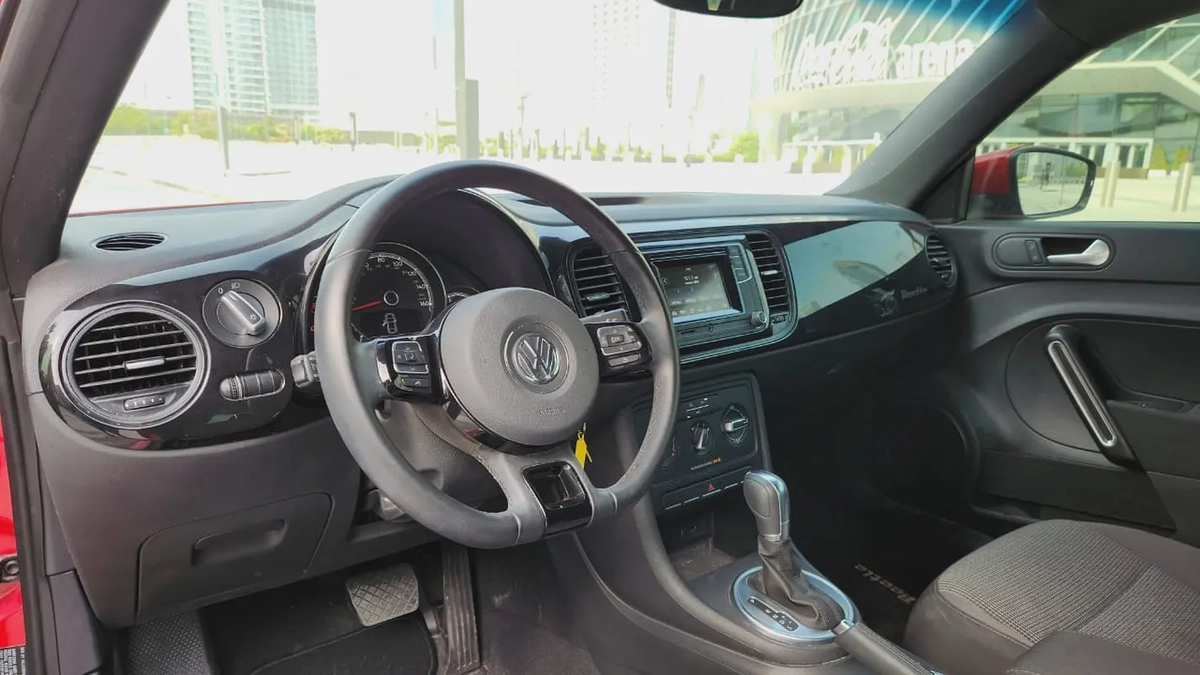 2019-Volkswagen Beetle -2.0L-4 Cyl-Excellent Condition-7-7