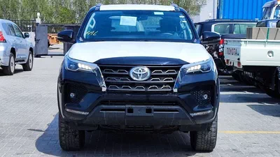 Toyota Fortuner EXR Toyota Fortuner / 2.4L V4 Diesel /  Climate Control / Only for Africa Special Price-1