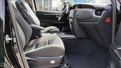 Toyota Fortuner EXR Toyota Fortuner / 2.4L V4 Diesel /  Climate Control / Only for Africa Special Price-8