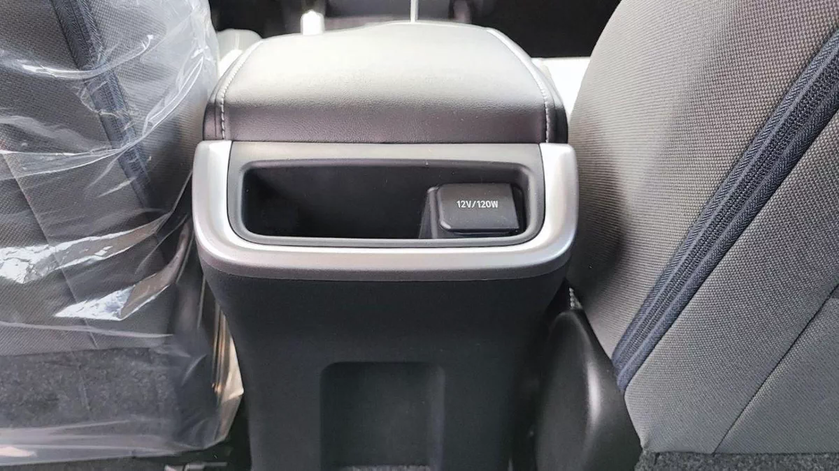 Toyota Fortuner EXR Toyota Fortuner / 2.4L V4 Diesel /  Climate Control / Only for Africa Special Price-18-0