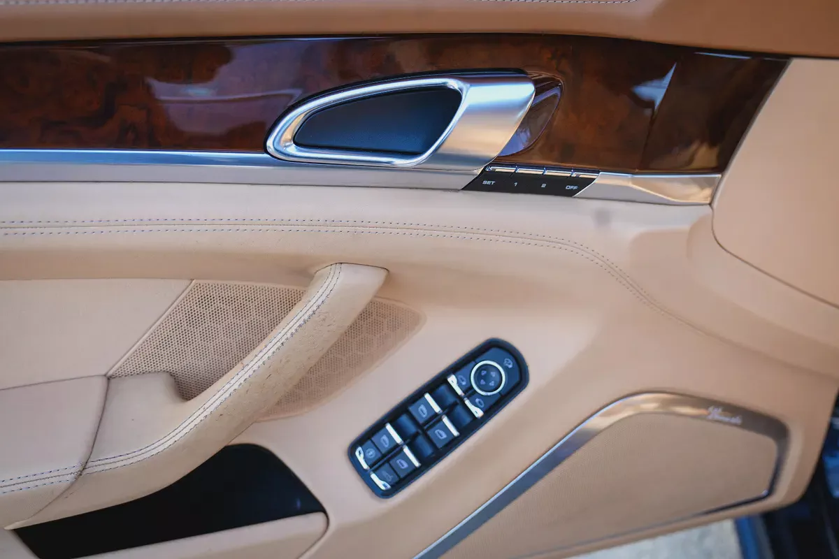 PORSCHE PANAMERA 4S 2012!! GCC SPECS!! FULL SERVICE HISTORY-11-11