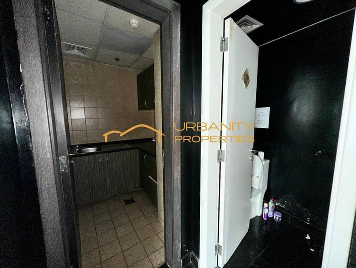 Fully Fitted Office at The Regal Tower - 262k AED-7-7