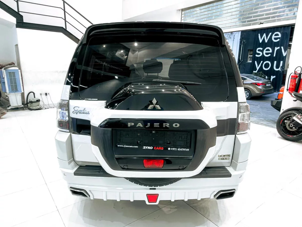 2020 Mitsubishi Pajero 3.8L V6 Signature Edition // EMI Starts from 1,500 AED-3-3