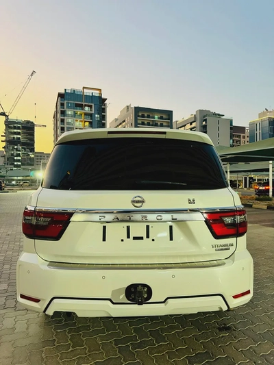 Nissan Patrol 2020 LE Platinum - GCC Specs - Cash, Bank with zero Dp & Without bank-0