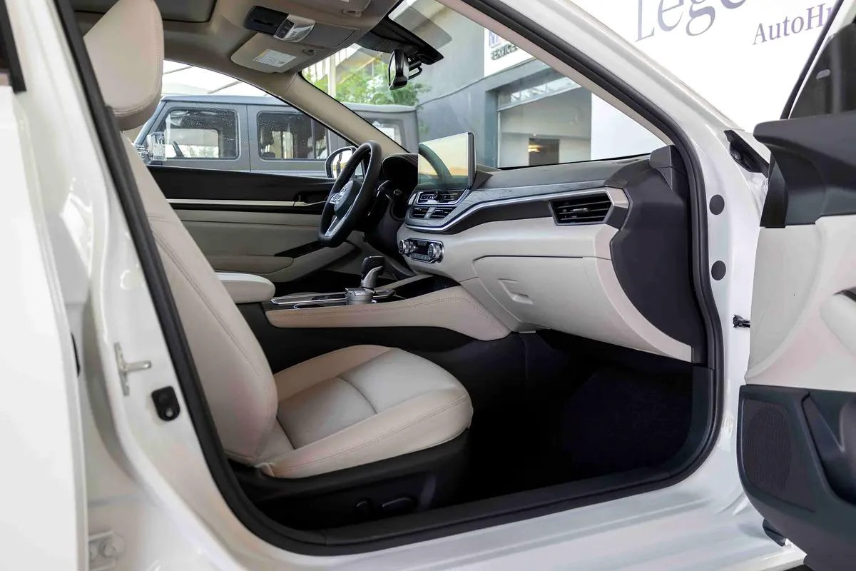 Nissan Altima SL-19-19
