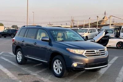 Toyota Highlander  2013 Toyota Highlander MidOption - 2 .7L V4-  Rear Camera - 7 Leather Seats-0