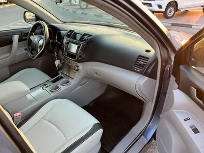 Toyota Highlander  2013 Toyota Highlander MidOption - 2 .7L V4-  Rear Camera - 7 Leather Seats-15