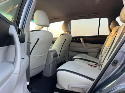 Toyota Highlander  2013 Toyota Highlander MidOption - 2 .7L V4-  Rear Camera - 7 Leather Seats-17