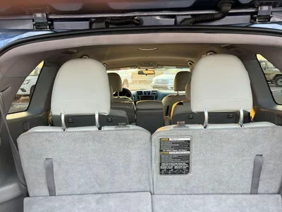 Toyota Highlander  2013 Toyota Highlander MidOption - 2 .7L V4-  Rear Camera - 7 Leather Seats-18