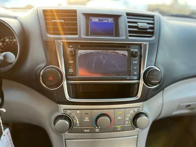 Toyota Highlander  2013 Toyota Highlander MidOption - 2 .7L V4-  Rear Camera - 7 Leather Seats-20