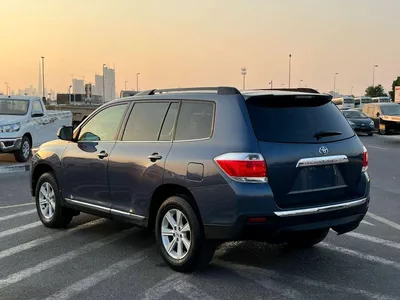 Toyota Highlander  2013 Toyota Highlander MidOption - 2 .7L V4-  Rear Camera - 7 Leather Seats-5