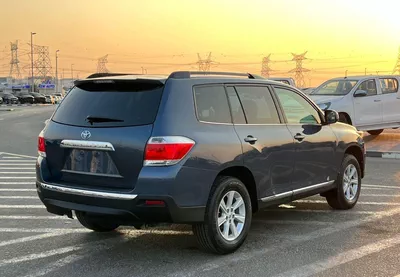 Toyota Highlander  2013 Toyota Highlander MidOption - 2 .7L V4-  Rear Camera - 7 Leather Seats-6