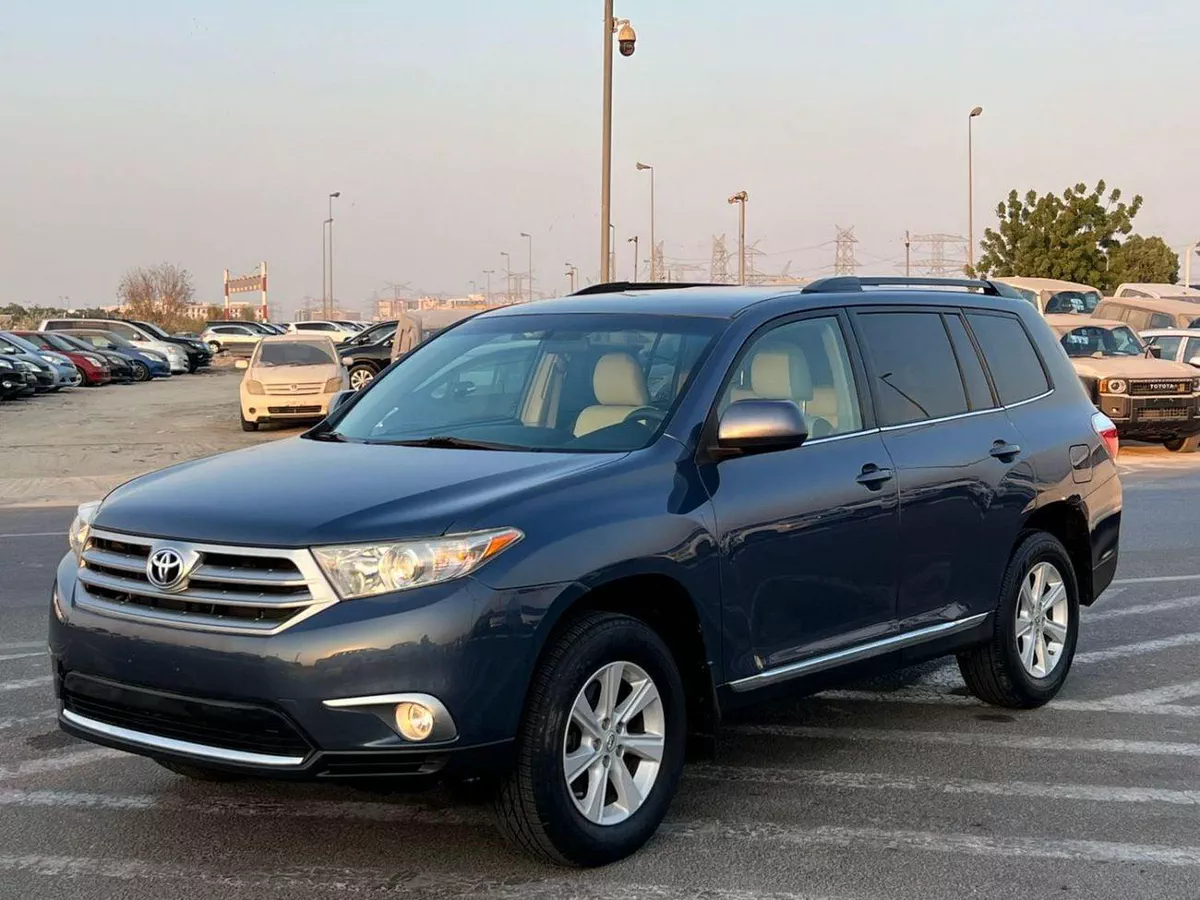 Toyota Highlander  2013 Toyota Highlander MidOption - 2 .7L V4-  Rear Camera - 7 Leather Seats-1-0
