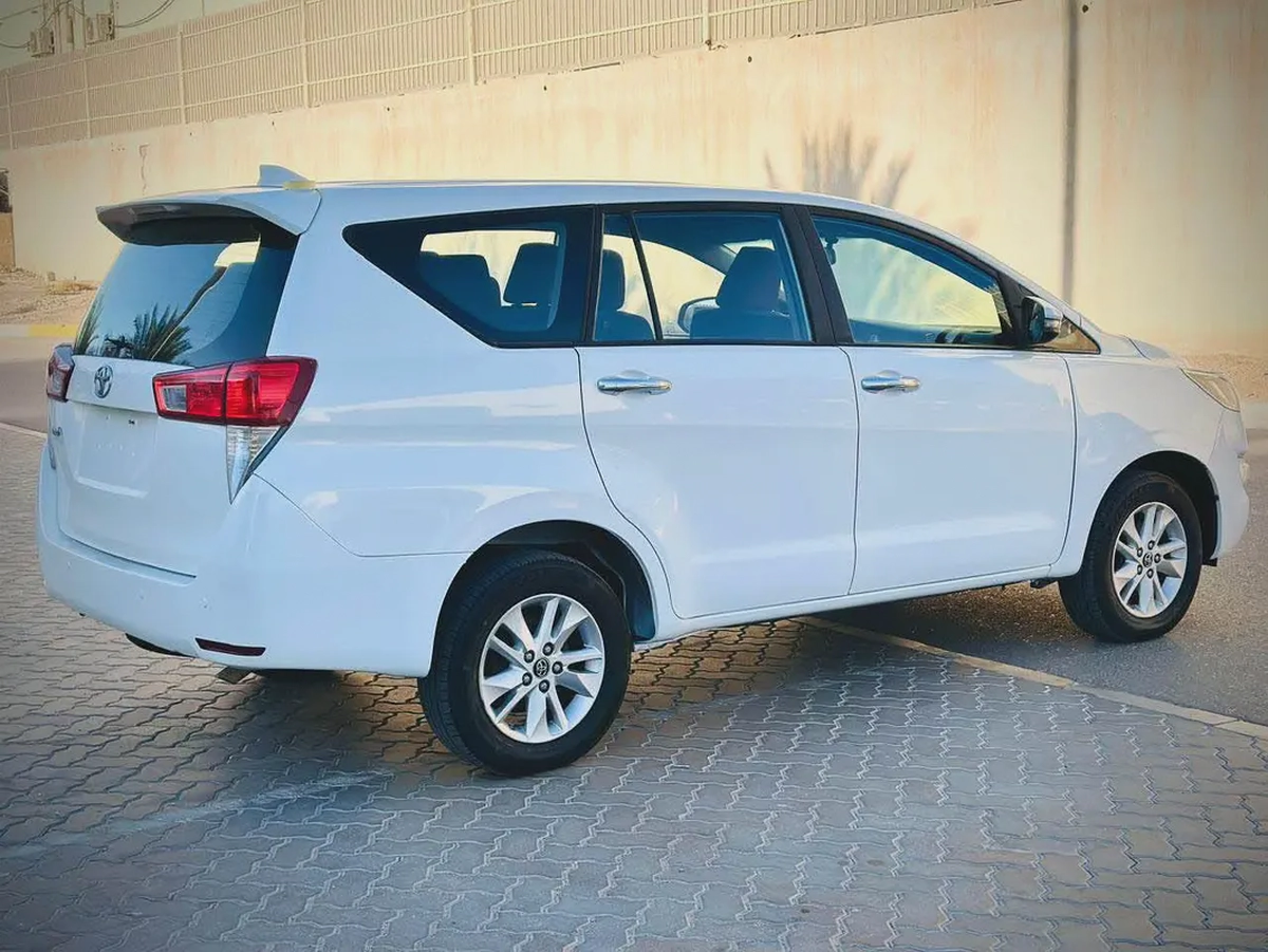 Toyota Innova 2019 cash, Bank  Inhouse Finance availble GCC Specs-4-4