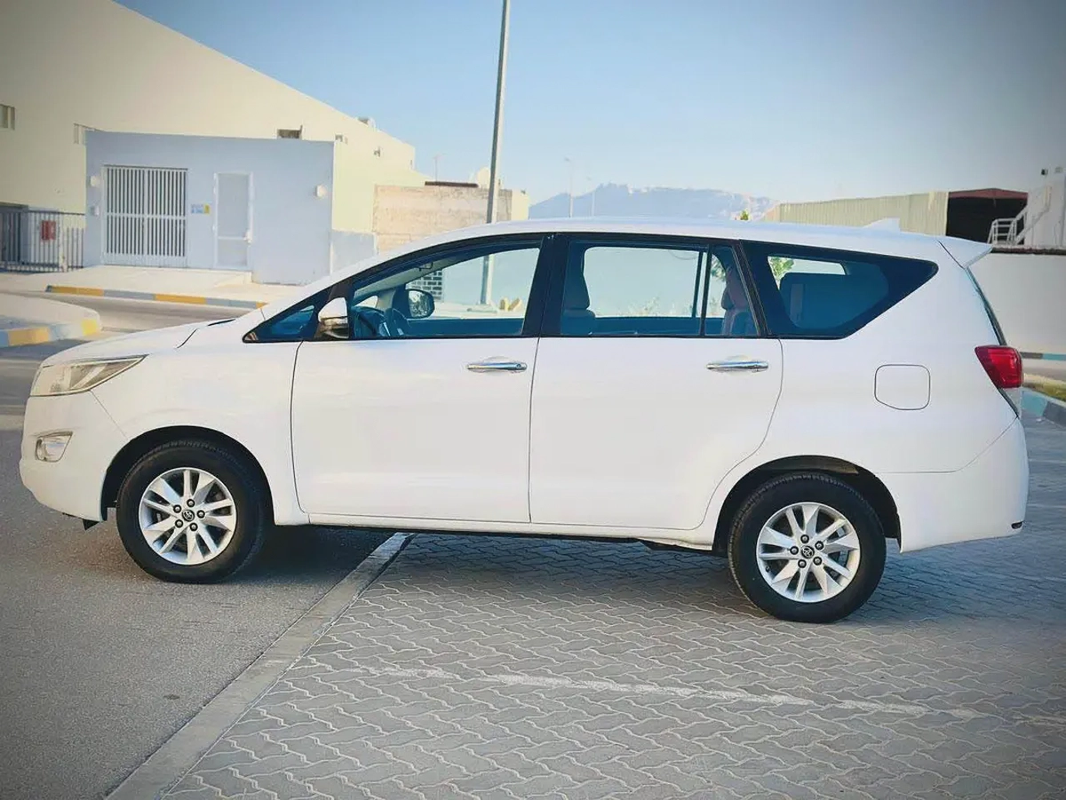 Toyota Innova 2019 cash, Bank  Inhouse Finance availble GCC Specs-6-6