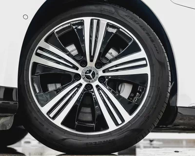 MERCEDES EQE 500 4MATIC - BRAND NEW  - CHINESE SPEC - 2025-19