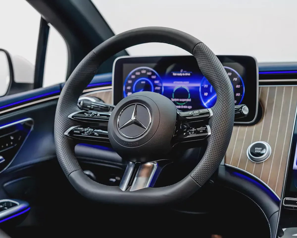 MERCEDES EQE 500 4MATIC - BRAND NEW  - CHINESE SPEC - 2025-10-10