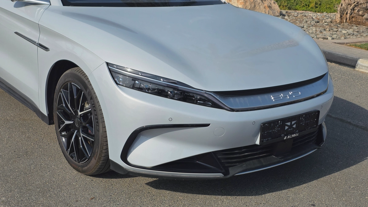 BYD HAN Platinum (White 4k)-1-1