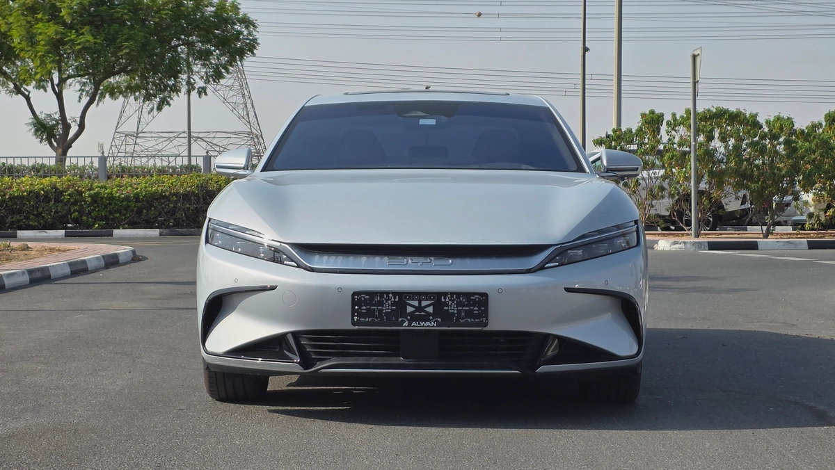 BYD HAN Platinum (White 4k)-2-2