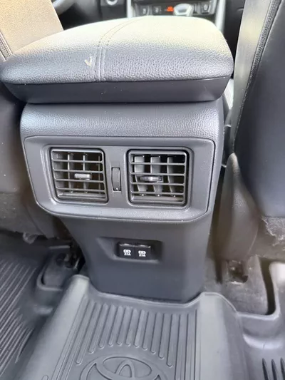 Toyota RAV4 XLE premium 2.5L-15