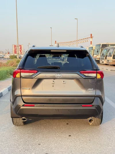 Toyota RAV4 XLE premium 2.5L-3