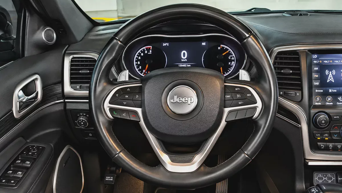 Jeep Grand Cherokee Summit 2015 GCC Specs-11-11