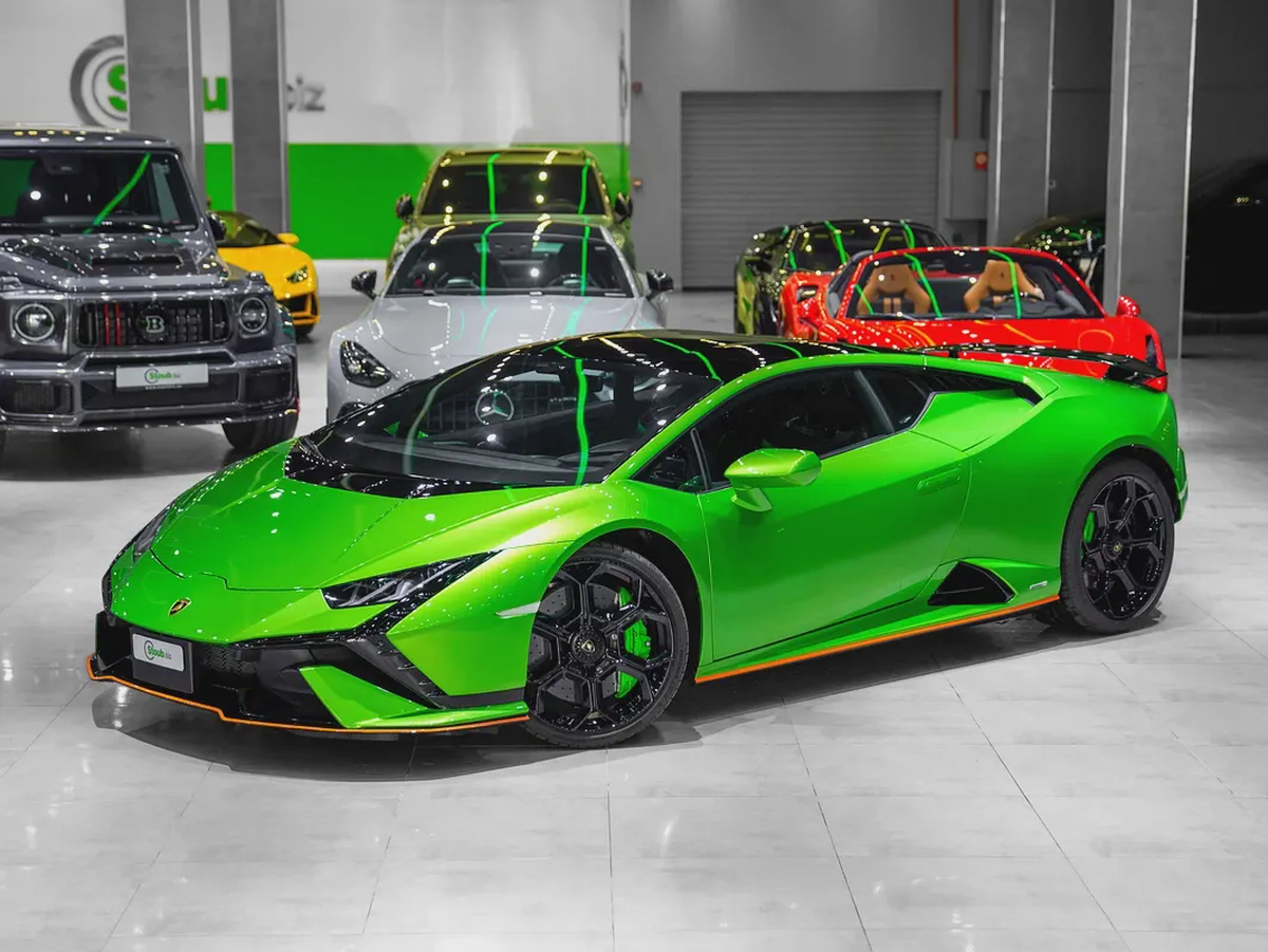 Only 413 Km Extended Interior and Exterior Carbon Package Tecnica 2023 : SWAP your car to grab it
