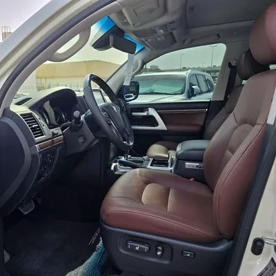 Toyota Land Cruiser VXR V8 5.7 GRAND TOURING-1