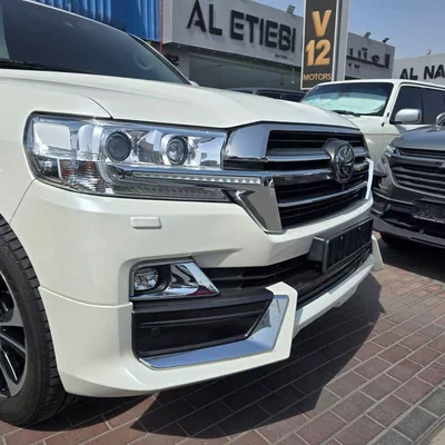 Toyota Land Cruiser VXR V8 5.7 GRAND TOURING-8