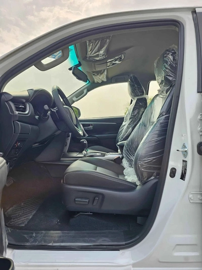 Toyota Fortuner SR5 ADVENTURE | 4.0L V6 PETROL | FRONT PWR SEATS | PUSH START | (CODE # F6HA)-11
