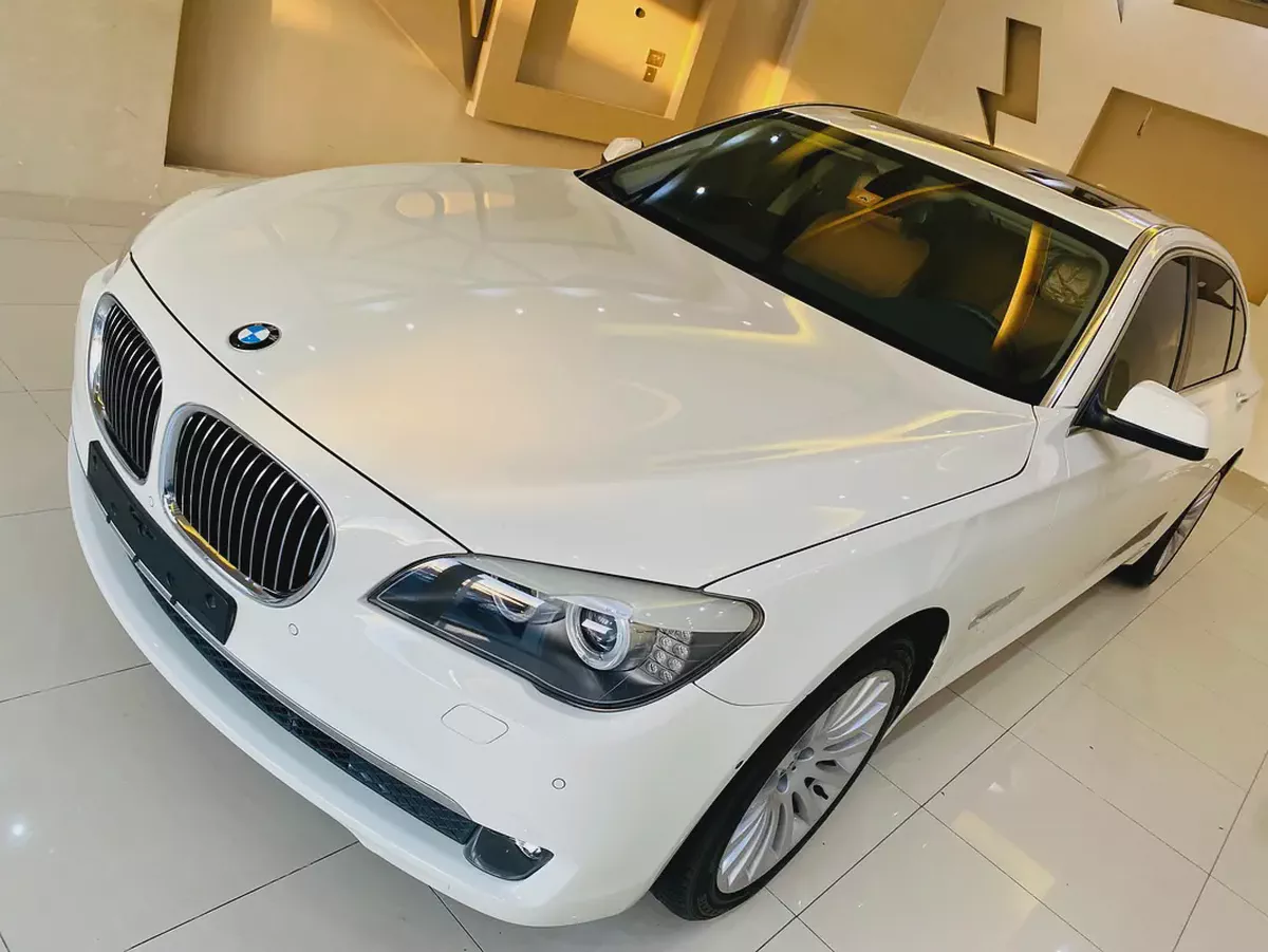 للبيع BMW 739LI موديل 2012 مواصفات خليجية 25000 km-12-12