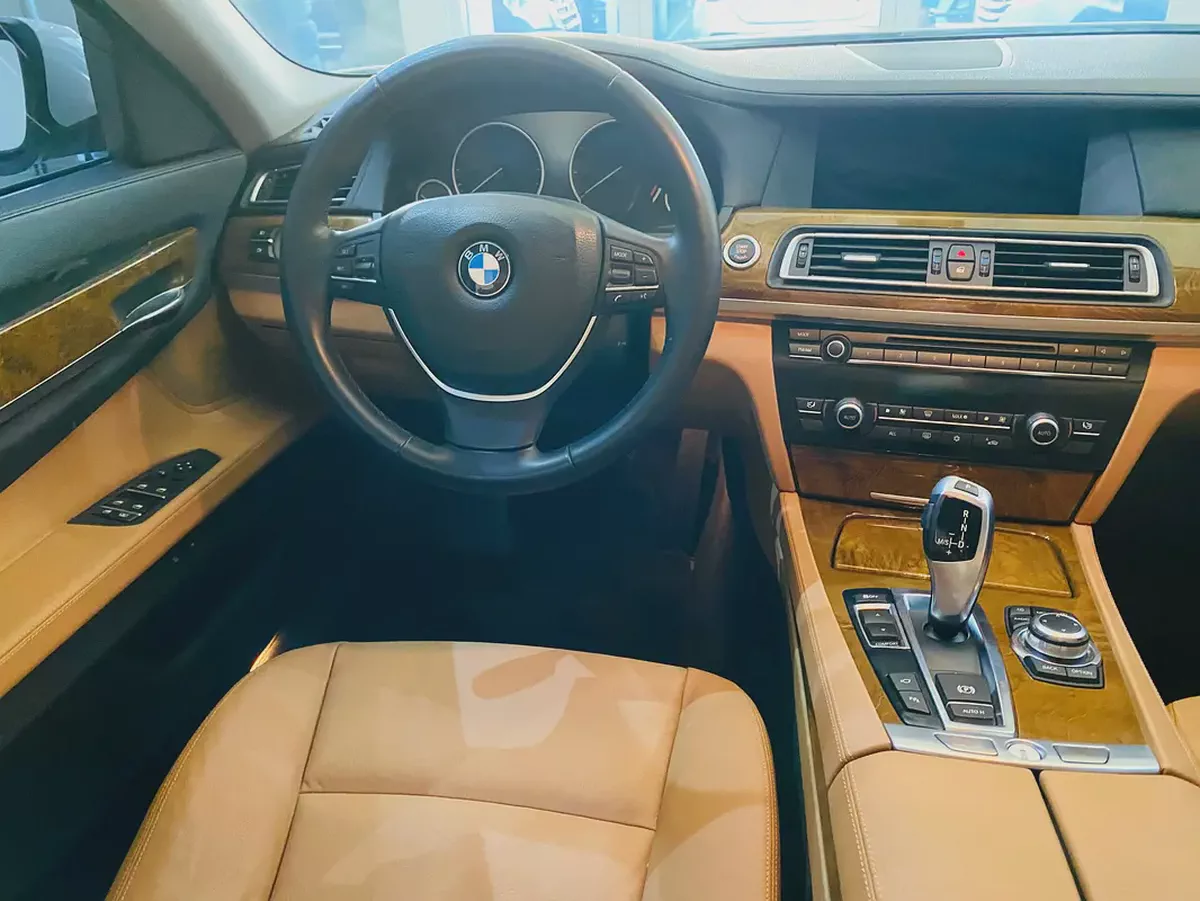 للبيع BMW 739LI موديل 2012 مواصفات خليجية 25000 km-18-18