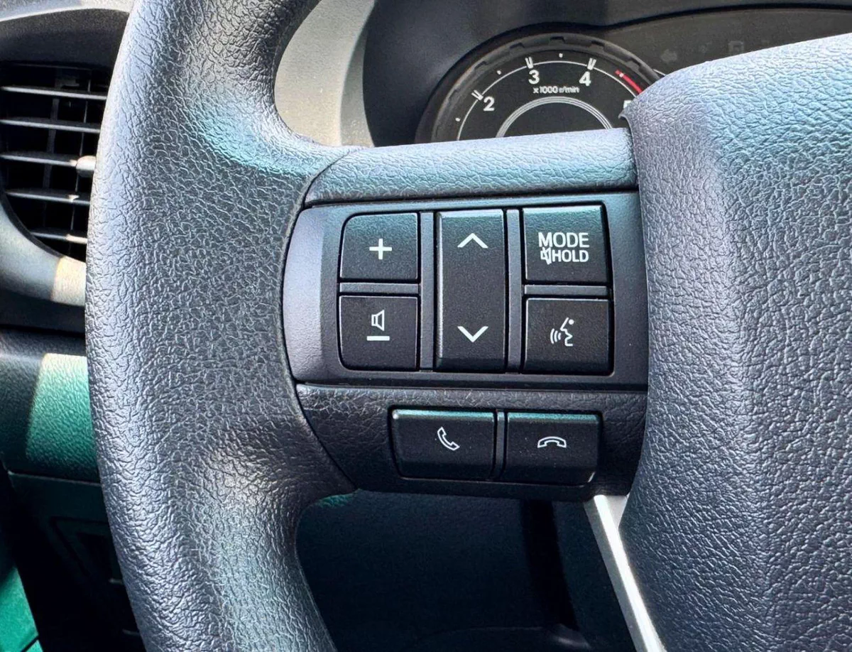 Toyota Hilux TOYOTA HILUX NARROW BODY || DOUBLE CABIN | BASIC 5SEATER | DIESEL 2.4L MT 4WD (CODE # HDB5B) GRAY 20-12-0